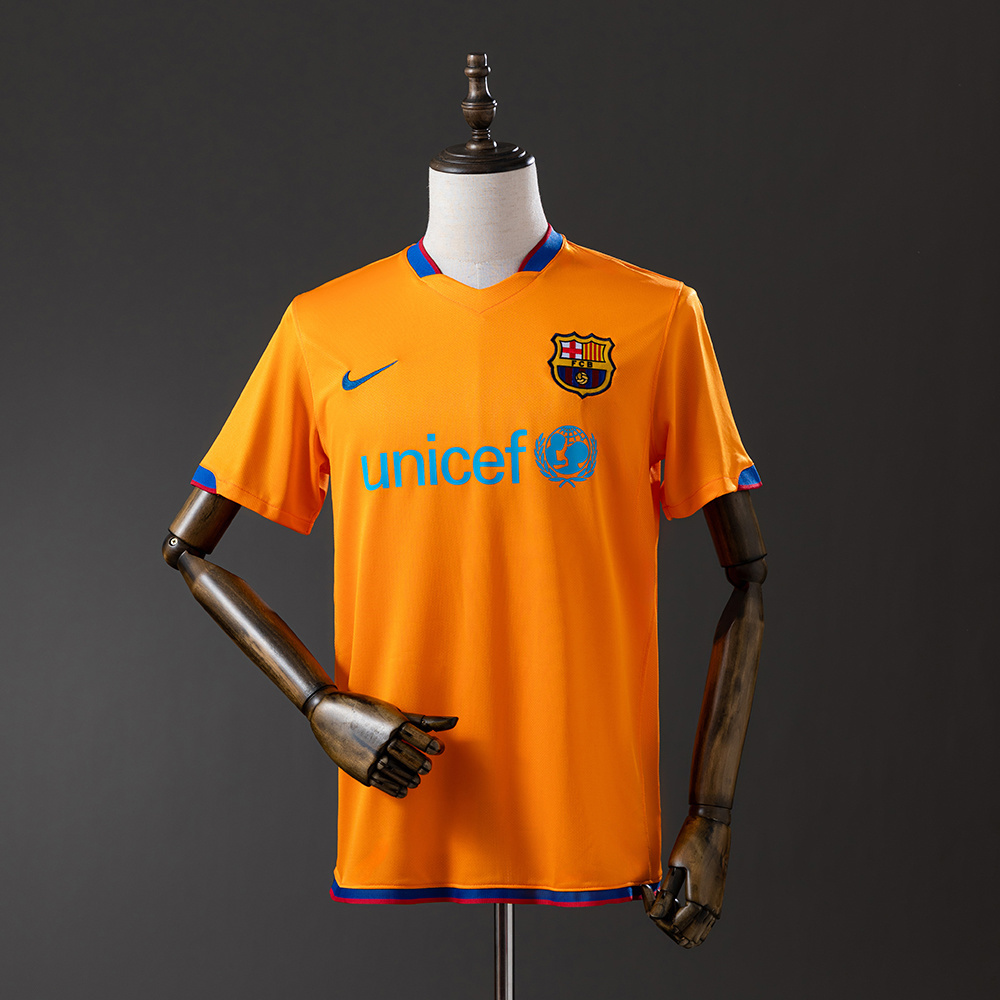 Retro Barcelona Away 06-07